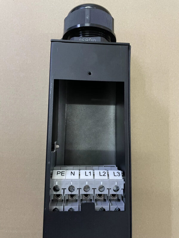 High-Power Power Distribution Unit for Industrial Use