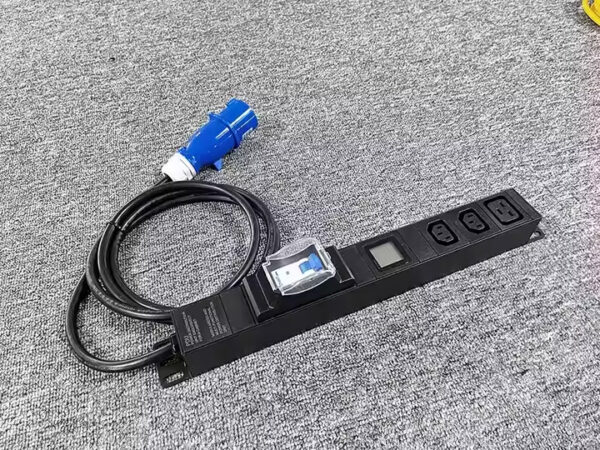 OIT 3-Outlet Rackmount Basic Power Distribution Unit, 30A