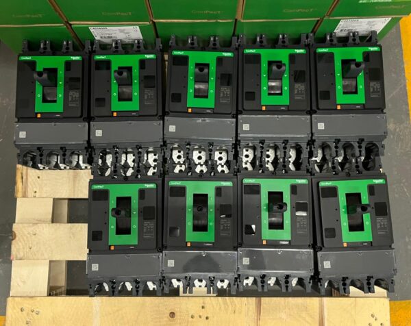 Customizable 6300A Low Voltage Power Switchgear