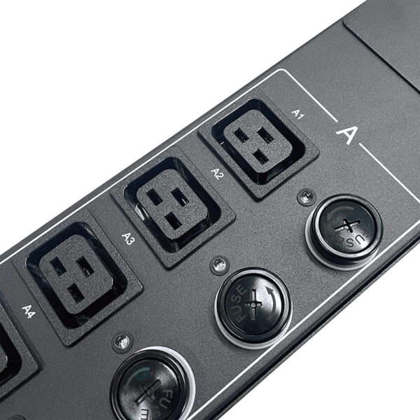 Industrial Power Distribution Unit with 16 IEC Outlets