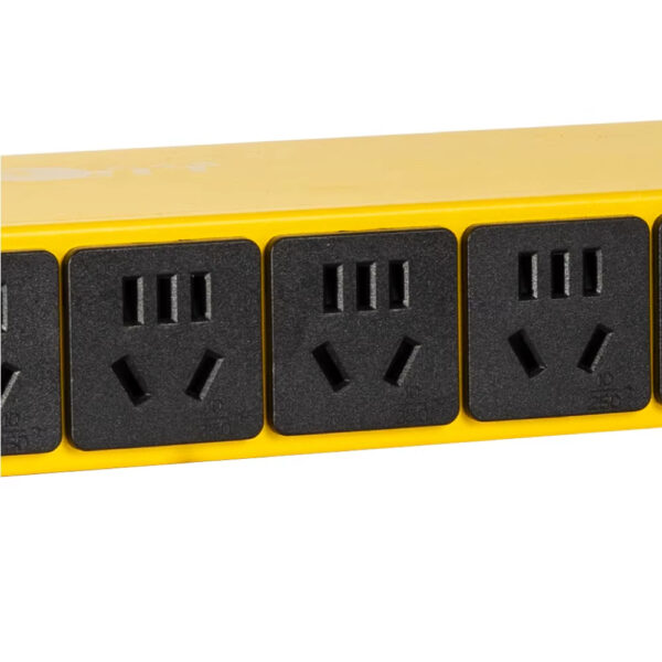 Rackmount 8-Outlet Smart Power Distribution Unit